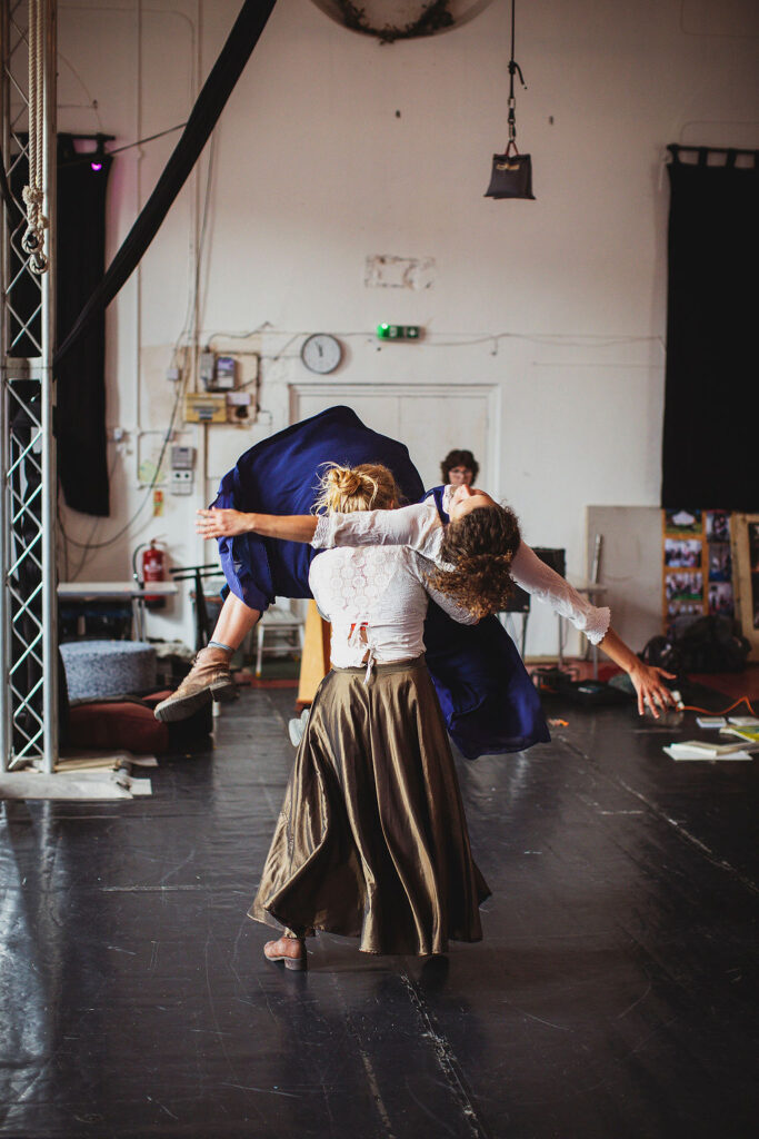 The Mothers of Nature is a walkabout show, with a mixture of physical acrobatic movement, dance and moments of interactions with audience members.